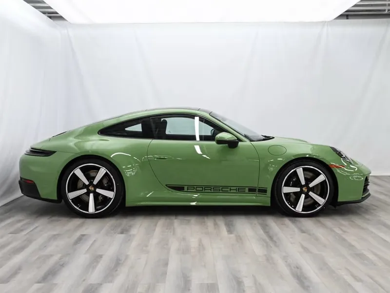 Porsche 911 Carrera 4S 2026 2 Porsche 911 Carrera 4S 2026 2