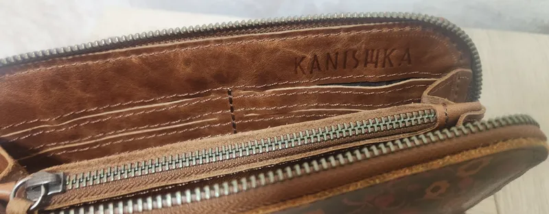 кожаный кошелек от KANISHKI