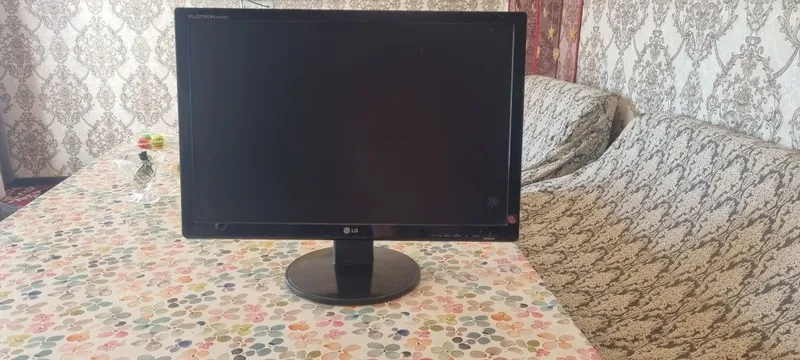 Монитор LG 22 размер Монитор LG 22 размер