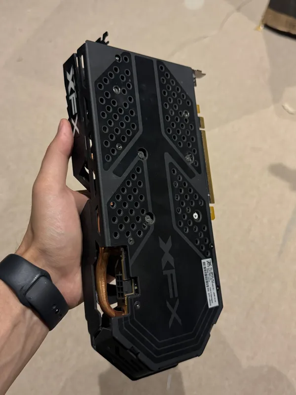 Видеокарта XFX Radeon RX 580 8GB — фото 2 Видеокарта XFX Radeon RX 580 8GB — фото 2