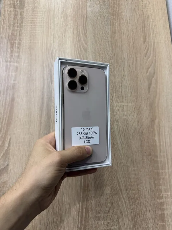 iPhone 16 Pro Max 2