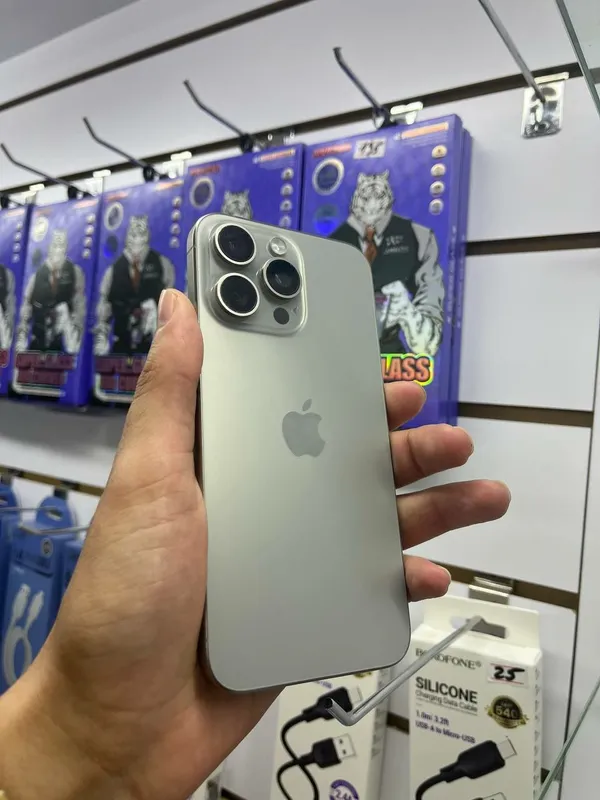 Iphone 15 pro max 86/256 e-sim