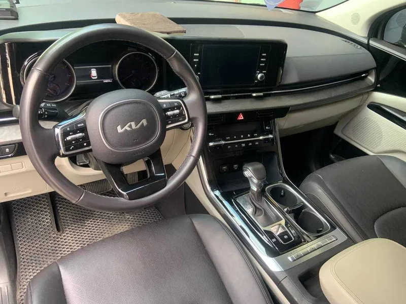 Kia carnival 2023 год 2 Kia carnival 2023 год 2