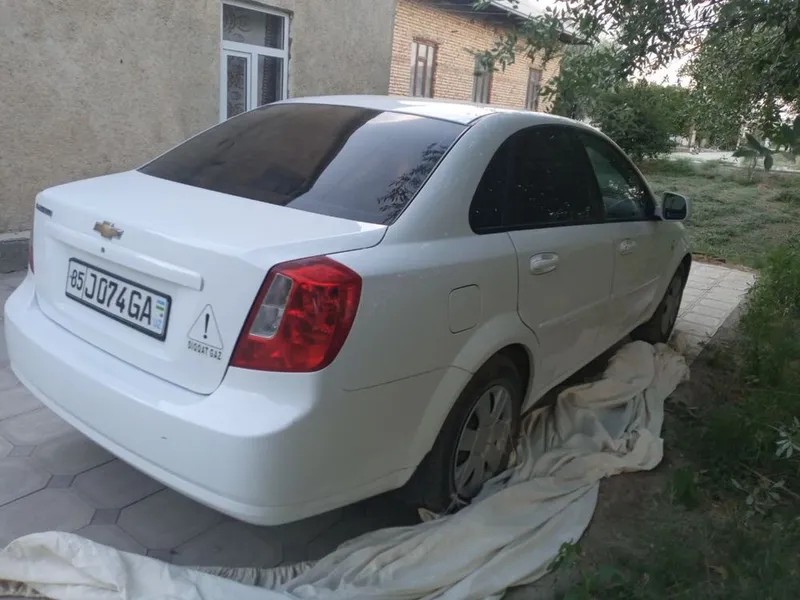 Chevrolet jentra 3
