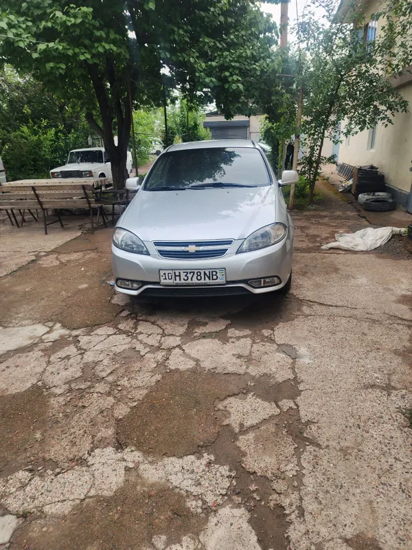 Jentra 1yevro aftamat sotiladi