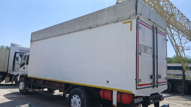 Isuzu 10 tonnalik 2022 yil — фото 3