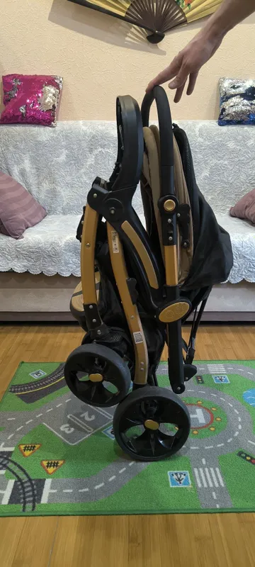 Продаётся детская коляска 3 Продаётся детская коляска 3
