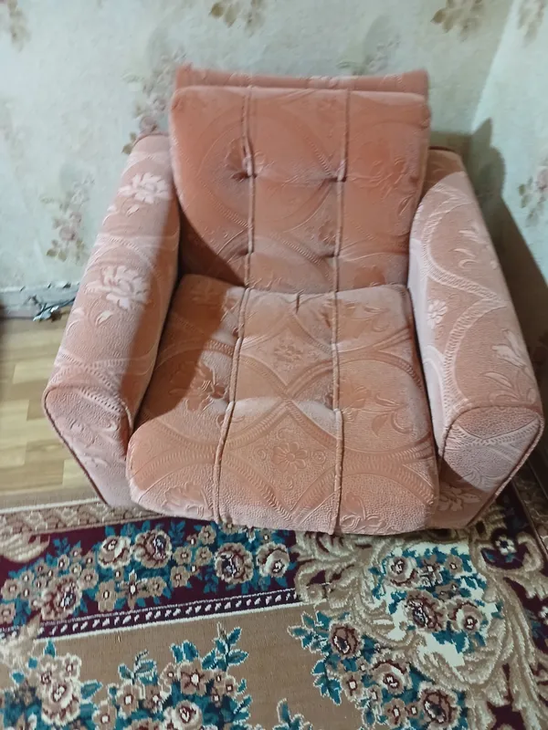 Продается диван и 2 кресла 3