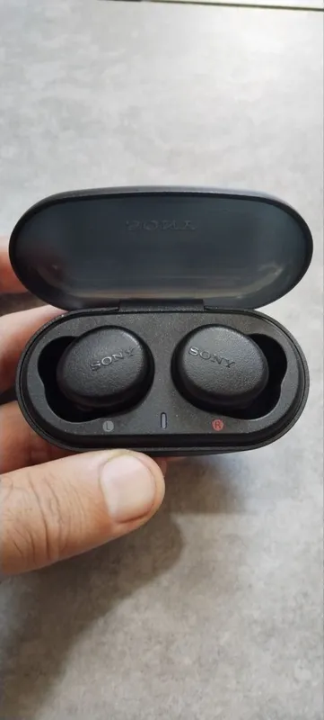 Продаеться наушники Sony WF-XB700