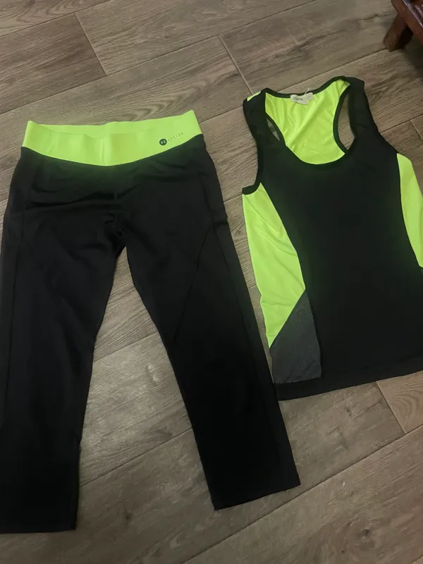 Спортивный костюм Спортивный костюм