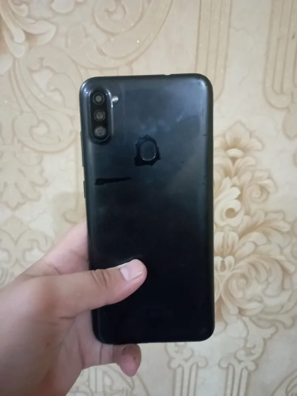 ekrani singan nomi samsung 11 telefoni
