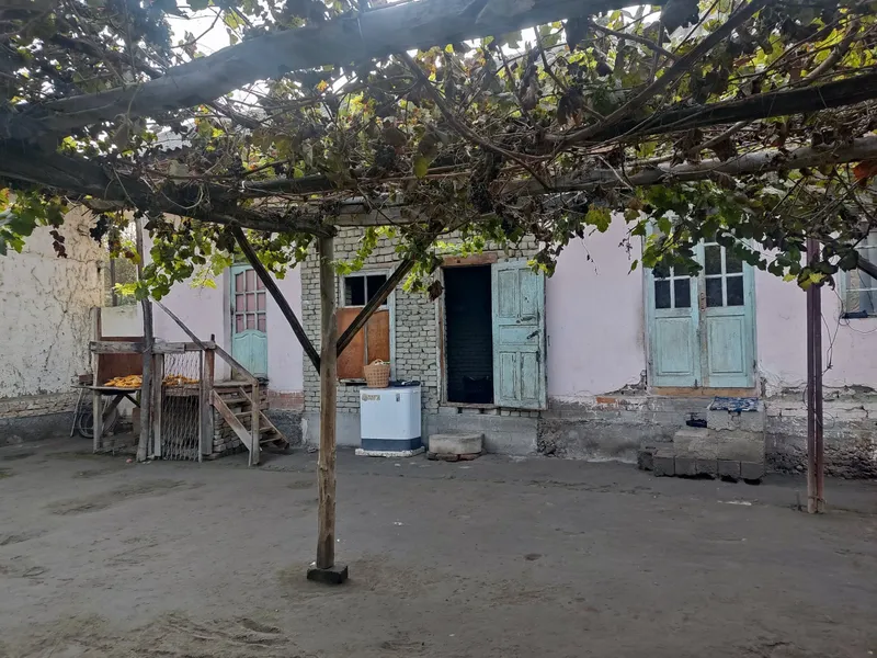 Срочно продаётся двор с домом на 5 сотках, 3 комнаты 2