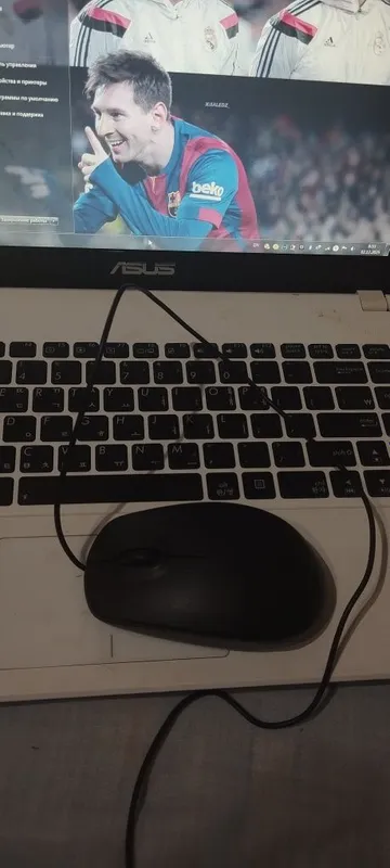 Noutbuk sotiladi ASUS