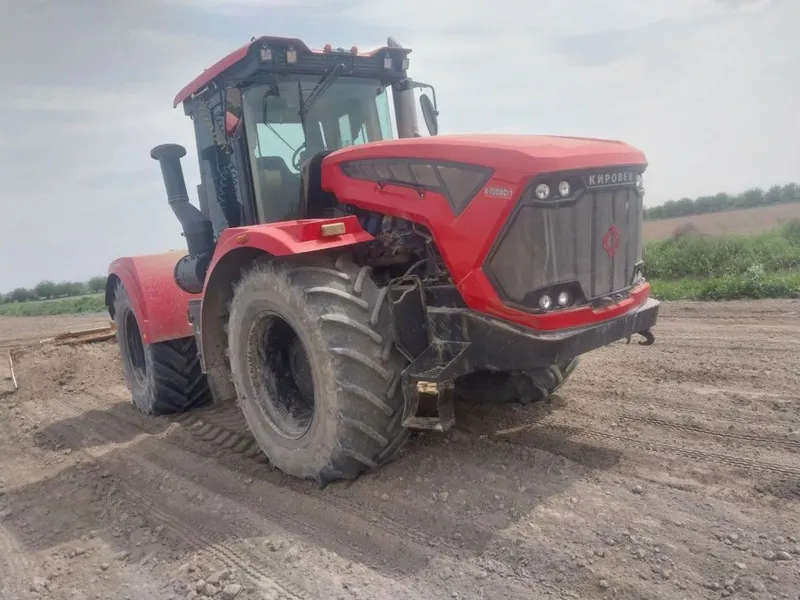 Трактор Кировец K-730М. 1