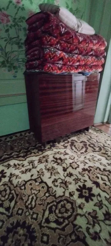 Стол - китоб, глянец , аьло холатда — фото 1