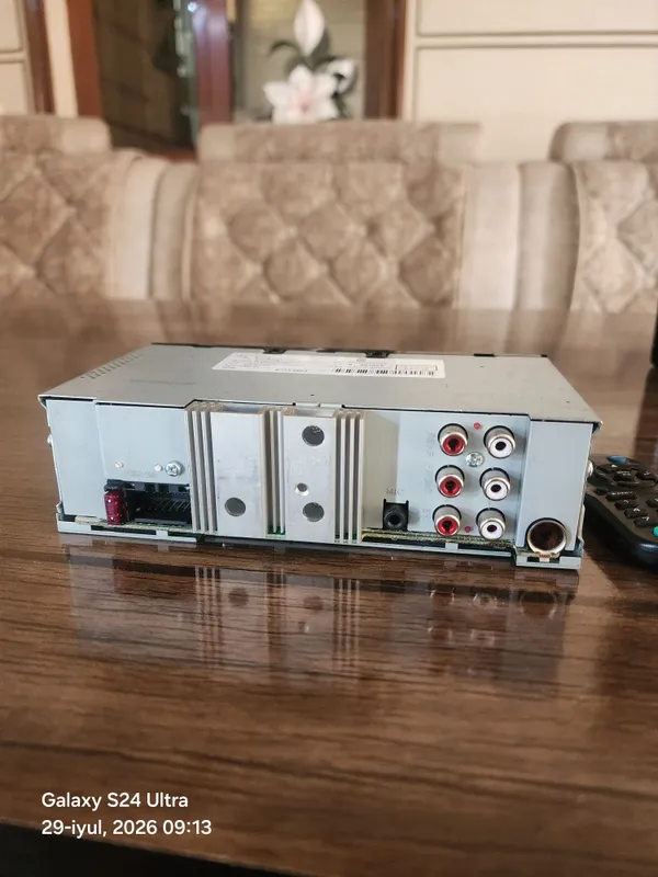 Kenwood KMM-BT304 2