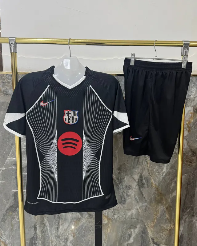 barcelona muhlislari uchun 6xil forma