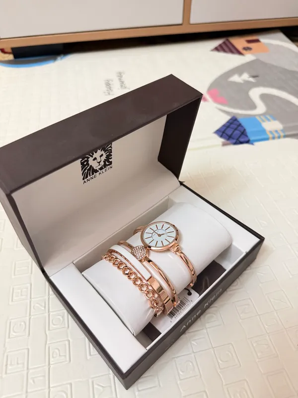 Anne Klein часы
