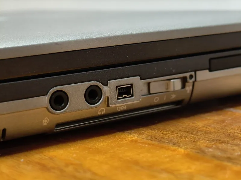 Ноутбук Dell d630 с набором софта Mercedes-Benz — фото 4