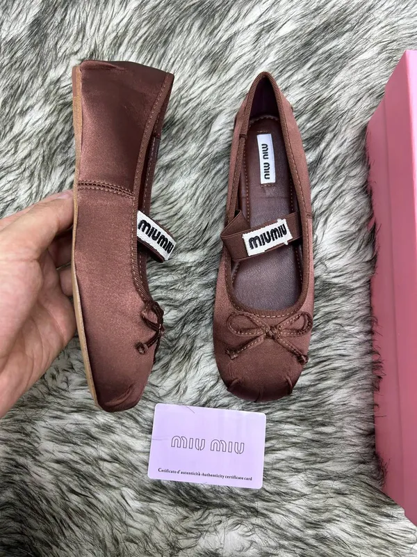 MIU MIU lux trend madel keldi qizlar baletkasi — фото 4
