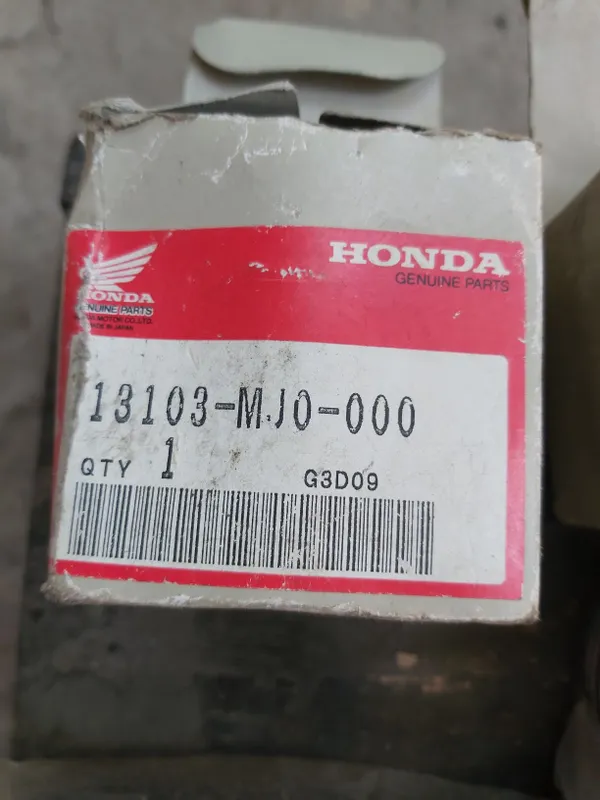 Продам. Цена за всё!На мото поршня. Honda/ — фото 2