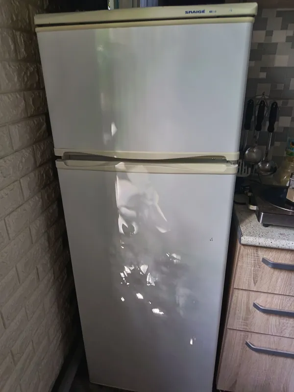 Продам холодильник. 2 Продам холодильник. 2