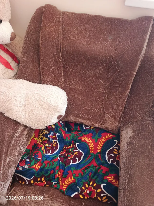 Диван: 3 шт., 1 большой и 2 маленьких, планки на месте 2 Диван: 3 шт., 1 большой и 2 маленьких, планки на месте 2