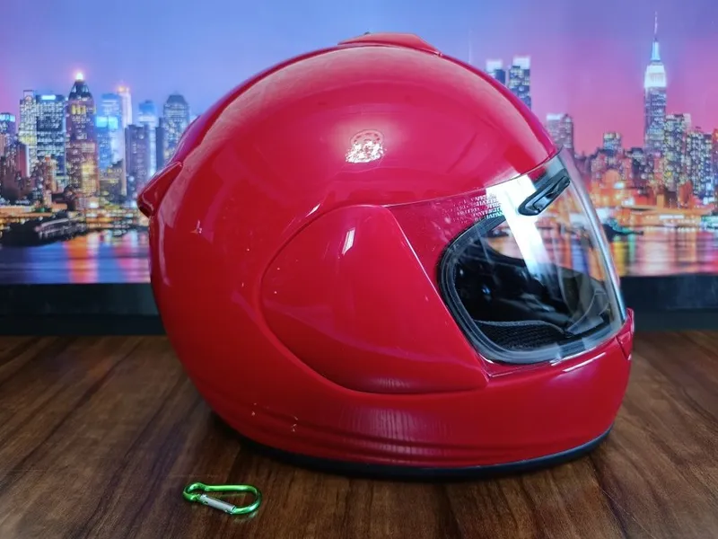 Мото шлем от Японского бренда ARAI VECTOR 4