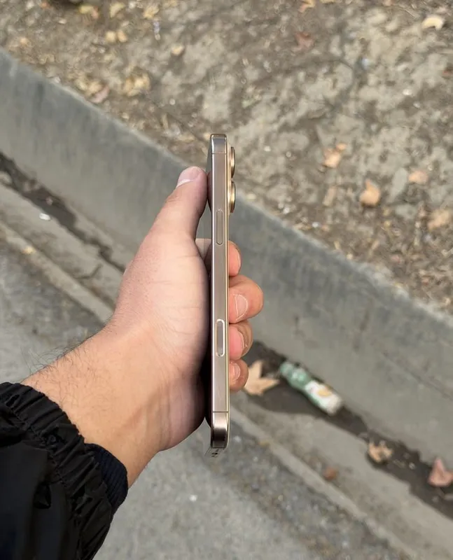 iPhone 16 Pro Max 256 ГБ, 93% ёмкости аккумулятора 5 iPhone 16 Pro Max 256 ГБ, 93% ёмкости аккумулятора 5