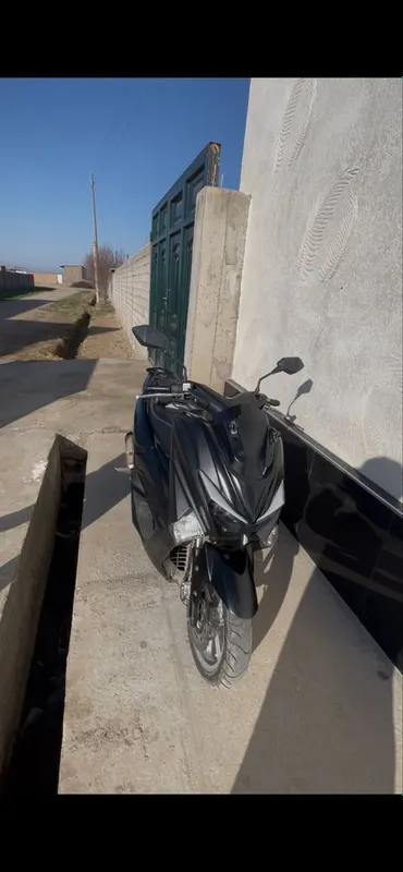 N-MAX moto sotiladi 2 N-MAX moto sotiladi 2