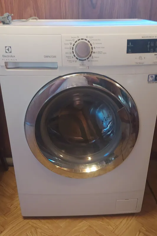 Продаю стиральную машину Electrolux 2