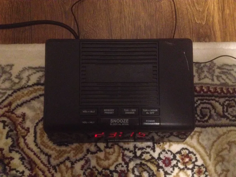Радио часы Telefunken 3