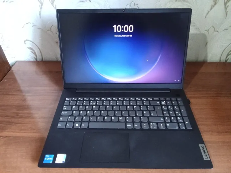 Lenovo core i 5.