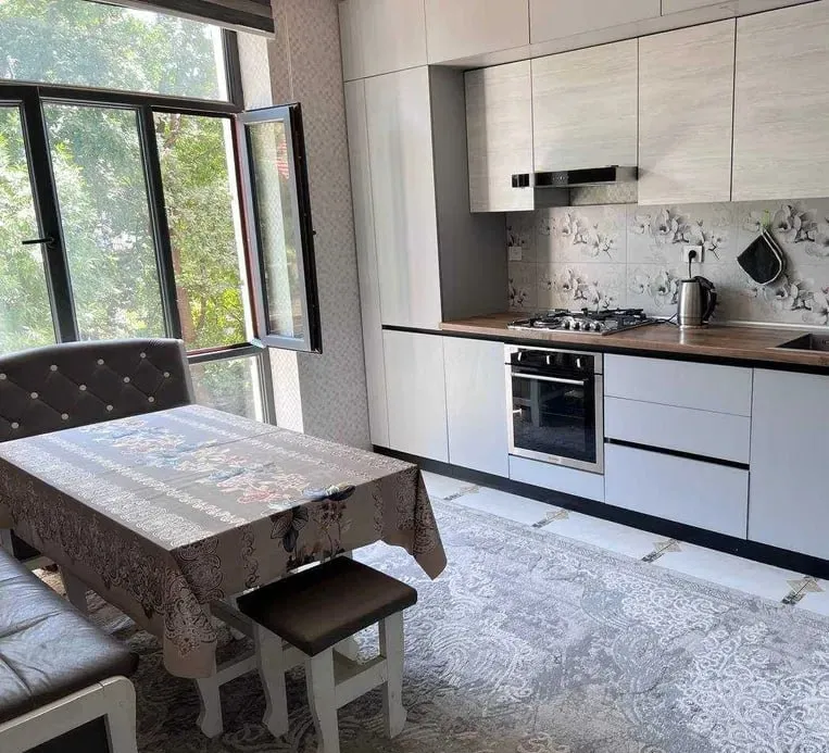 Продажа 4-комн. кв. 90 м² · ID 7057 3