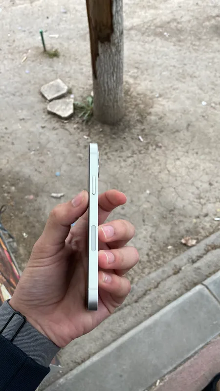Iphone 12 rang oq 64 tali yomkist 72 karobka bor — фото 3