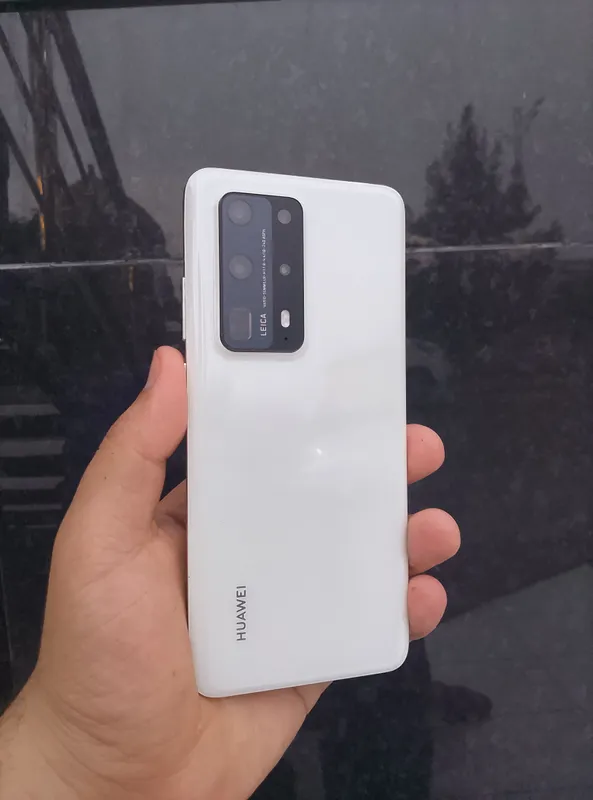 Huawei p 40 pro +