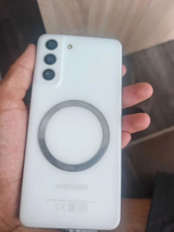 Samsung 21 FE telfoni 4 Samsung 21 FE telfoni 4