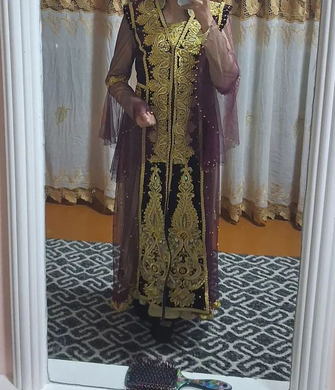 платья