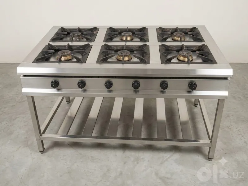 Профессиональная газовая плита с 6 конфорками Профессиональная газовая плита с 6 конфорками