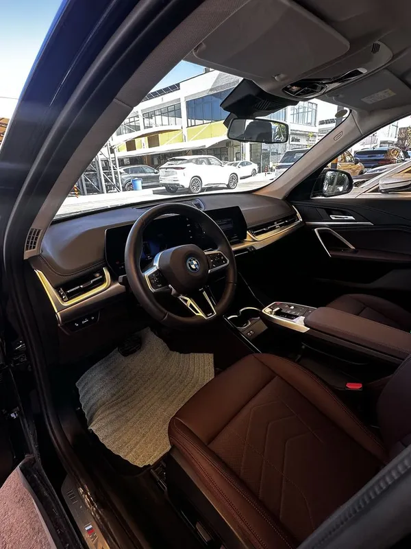 Bmw ix1 25l 2025 4