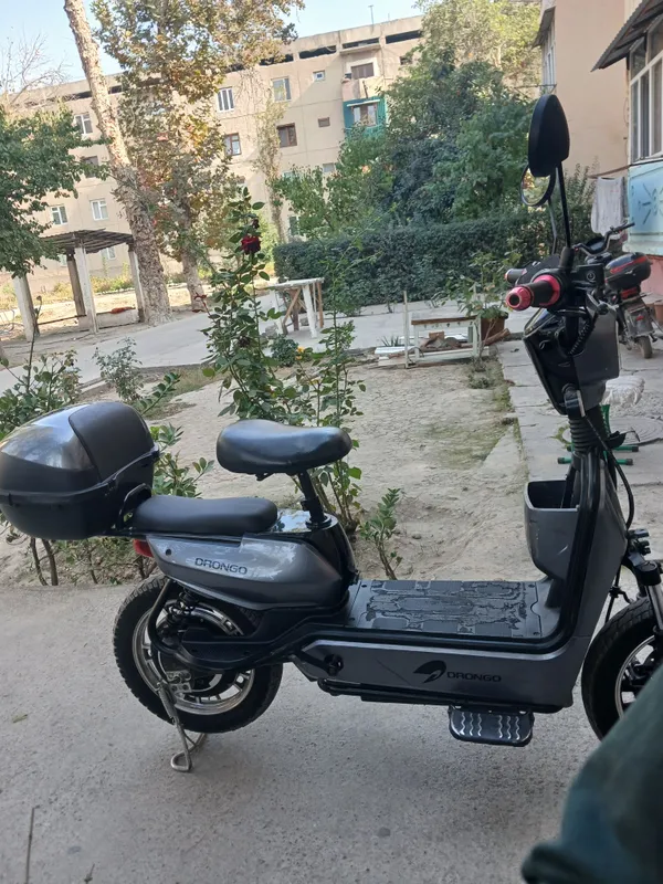 skuter sotiladi nomi Dronga 4