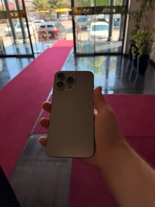 Iphone 15 Pro max 3