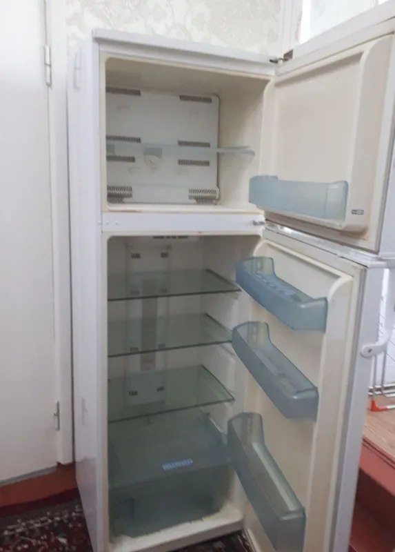 Холодильник "Beko" в хорошем состоянии. 3