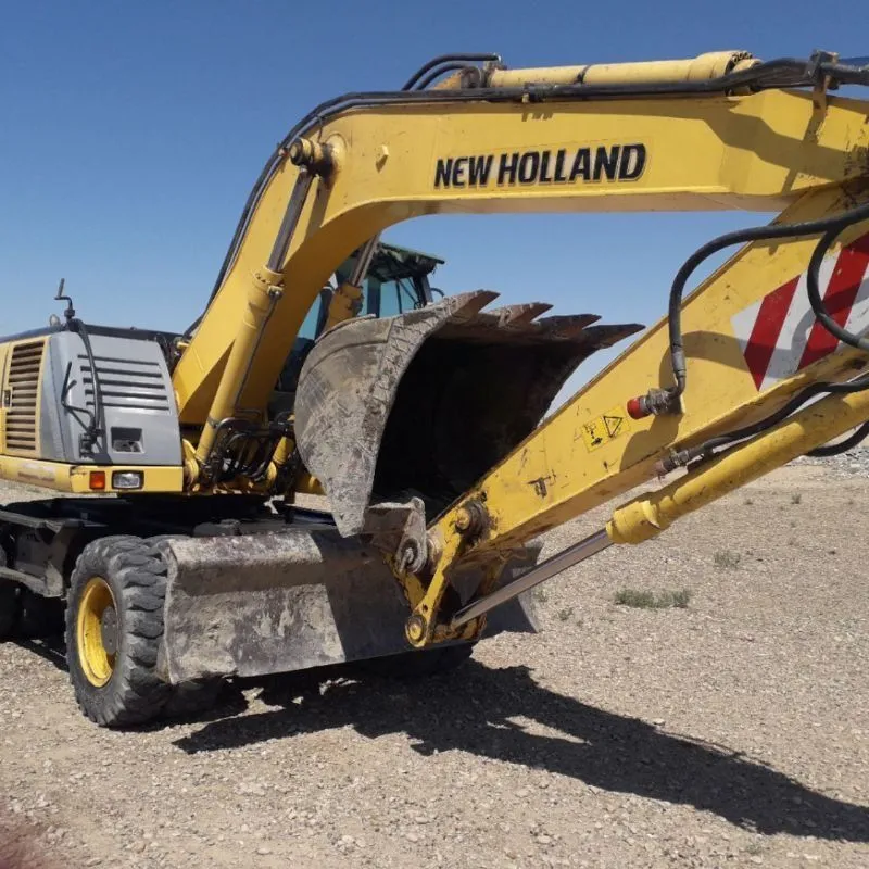 Эксковатор New Holland 1
