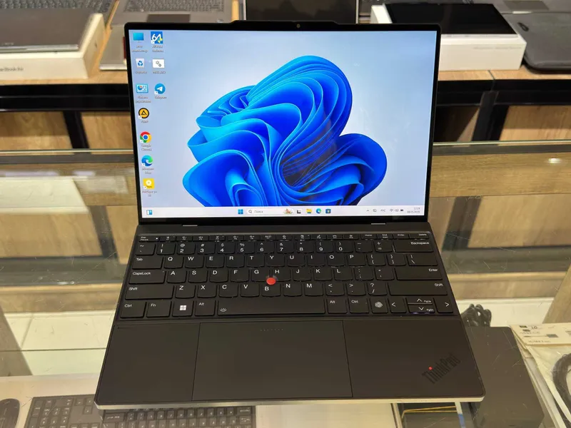 Lenovo ThinkPad Z13 Gen 1 Ryzen 7 PRO 6850U ram 16 ssd 512 Сенсорный