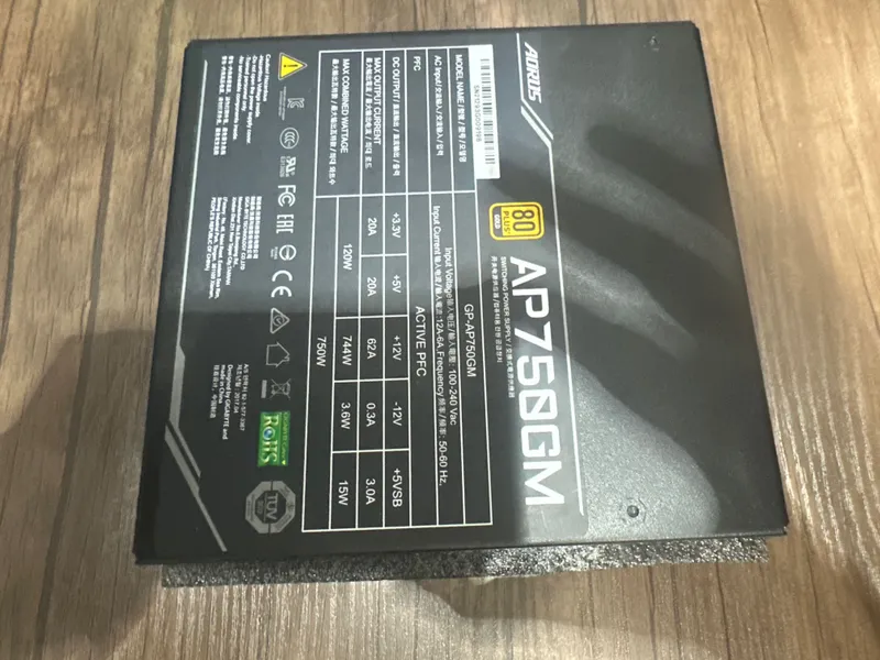 AORUS Gigabyte AP750GM 750W 80+Gold Fully Modular Мощная блок питания — фото 3