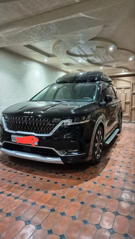 Kia carnival hi limousine