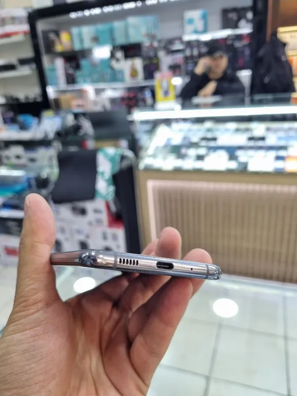 Samsung S 20 plus 5 G 3