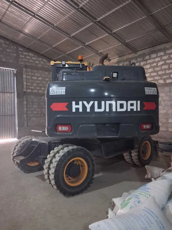 Экскаватор Hyundai HW145 2 Экскаватор Hyundai HW145 2