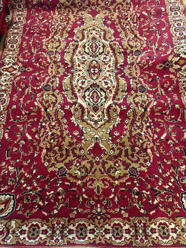 Продается красивый ковер 2,60 *2